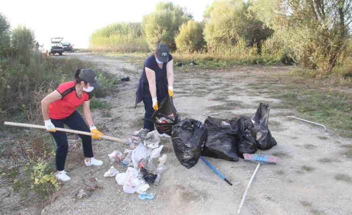 Beyşehir’de doğal alanlardan 315 poşet çöp toplandı