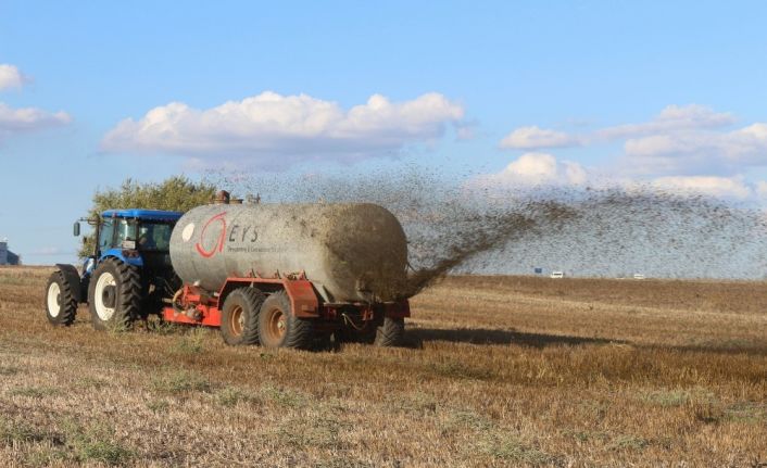 Çiftlik gübreleri tarım arazileriyle buluştu