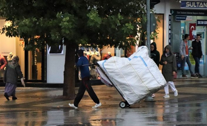 Denizli’de sağanak ve dolu yağışı etkili oldu