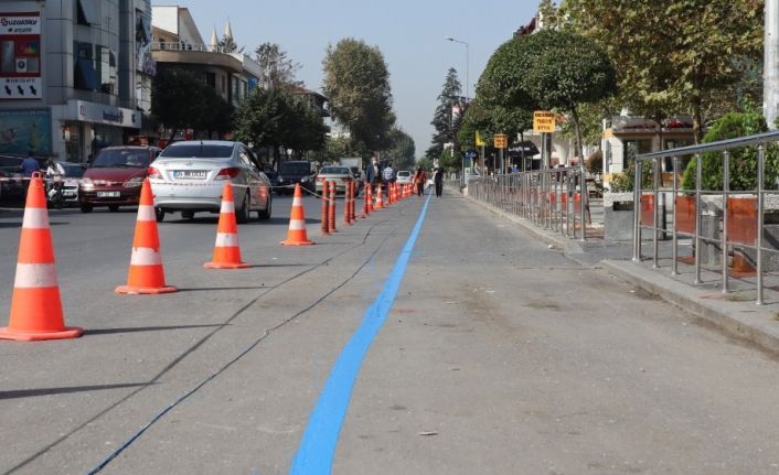 Düzce’de şehrin dört bir yanına bisiklet yolu yapılıyor