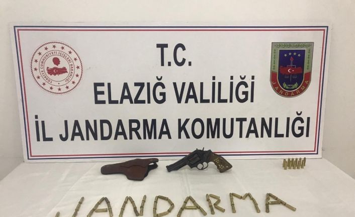 Elazığ’da bir şahıs, 38 kalibrelik tabanca ile yakalandı