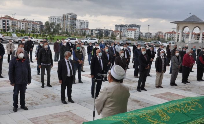 Eski Belediye Başkanı Nuri Demirayak son yolculuğuna uğurlandı