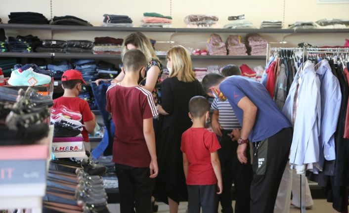 ‘Hayır Çarşısı’ toplumsal dayanışma vesilesi