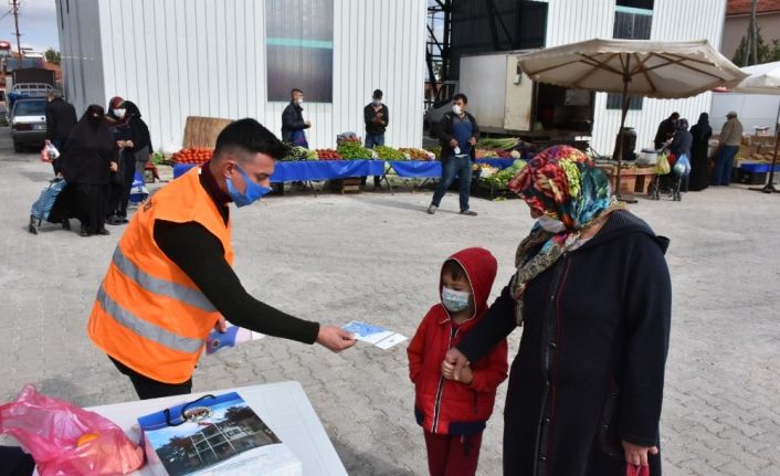 İnönü Belediye Başkanlığından esnaf ve vatandaşlara ücretsiz çok kullanımlık maske