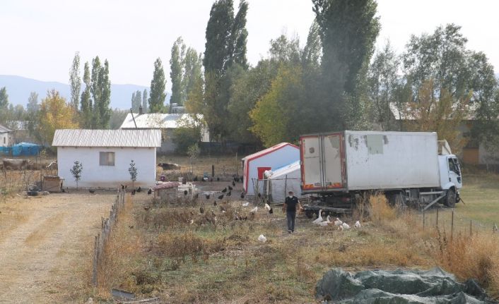 Kamyon şoförünün manevrası faciayı önledi