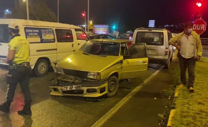 Karabük’te iki ayrı trafik kazası: 1’i çocuk 3 yaralı