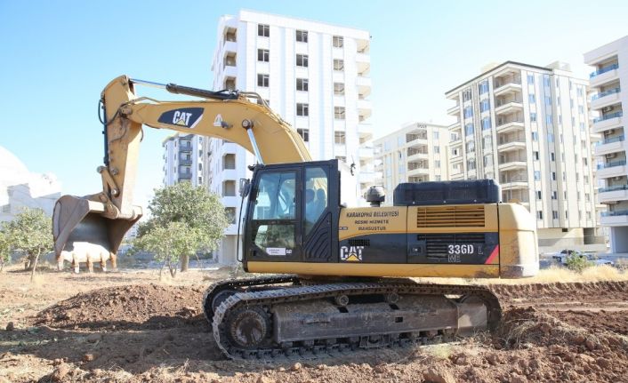 Karaköpörü’de yol seferberliği devam ediyor