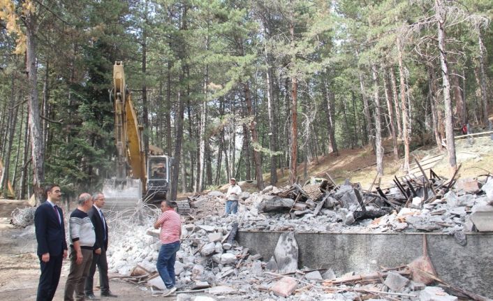 Kaymakam Pişkin Dipsizgöl Tabiat Parkını inceledi