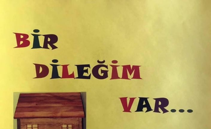 Kaymakamlık binasına öğrenciler için dilek kutusu yerleştirildi