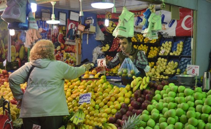 Kış meyveleri pazar tezgâhlarında sezona pahalı başladı