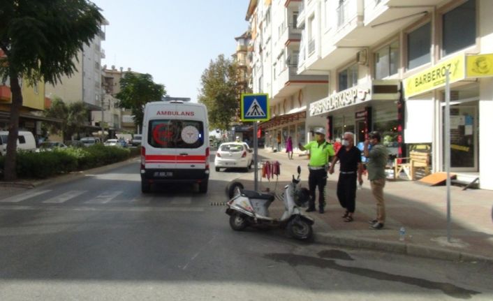 Manavgat’ta otomobil ile motosiklet çarpıştı: 1 yaralı