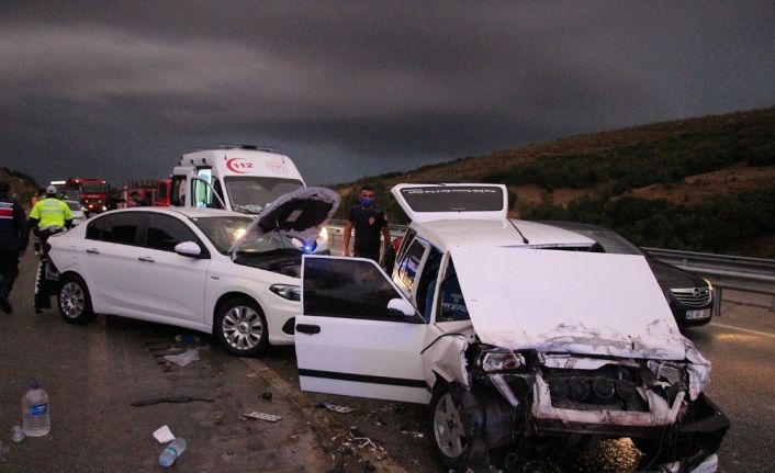 Manisa’da zincirleme trafik kazası: 4 yaralı