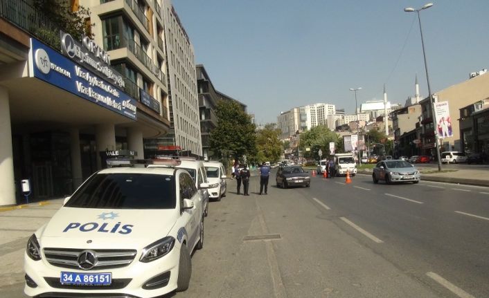 (Özel) Beyoğlu’nda 40 ekip ve 100 personelle huzur uygulaması