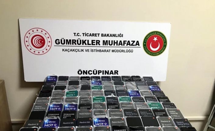 PTT’ye ait zırhlı araçla kaçakçılık yaparken yakalandılar