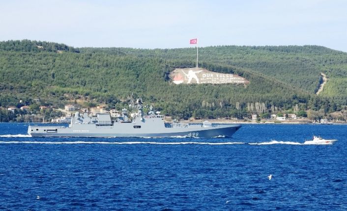 Rus savaş gemisi ’Admiral Makarov’ Çanakkale Boğazı’ndan geçti