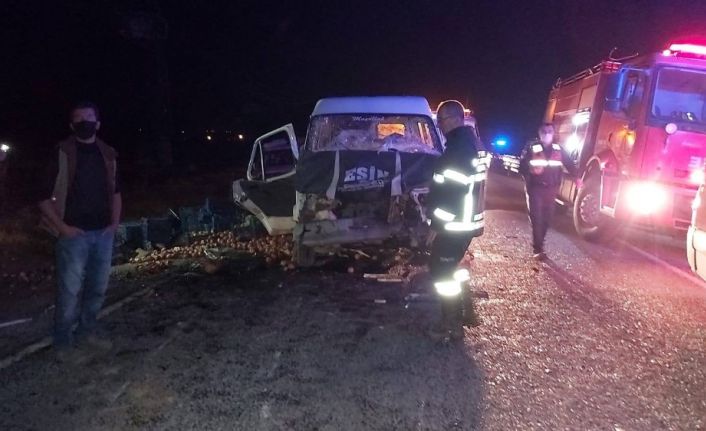 Sandıklı’da trafik kazası: 2 yaralı