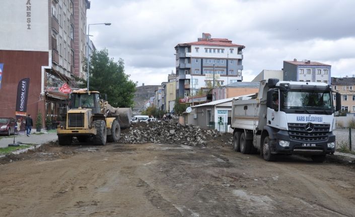 Vali, Belediye Başkanı Türker Öksüz hızlı başladı