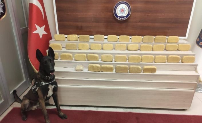 Van’da oto kılıfları içerisinde 19 kilo eroin ele geçirildi