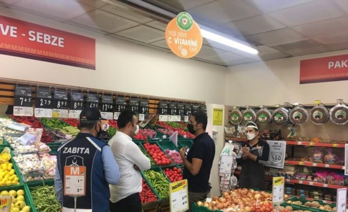 Zabıta ekipleri marketleri denetledi