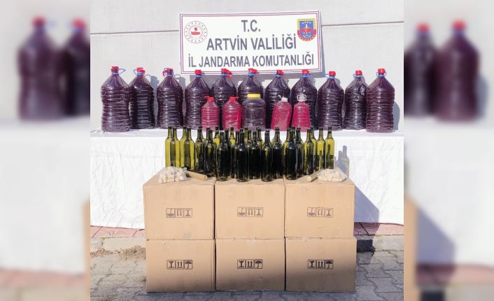 Artvin’de jandarmadan kaçak içki operasyonu
