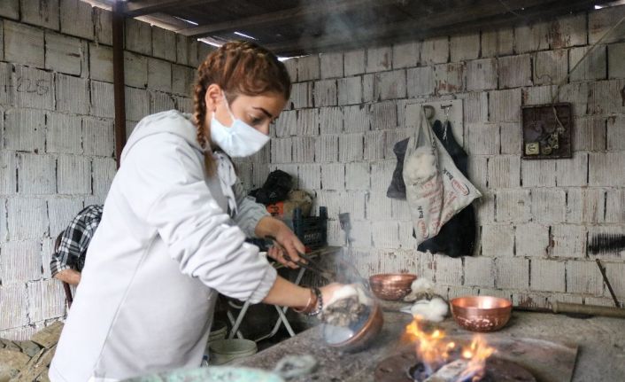 Bakırda Türkiye’nin tek kadın kalaycısı Diyarbakır’da