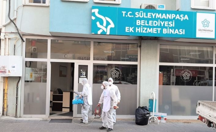 Belediye binaları salgın riskine karşı dezenfekte edildi