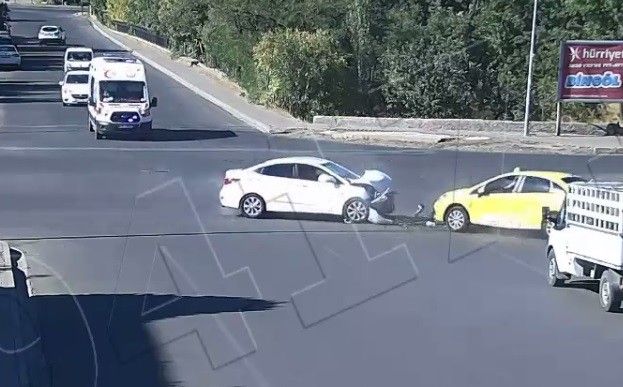 Bingöl’de trafik kazaları kameraya yansıdı