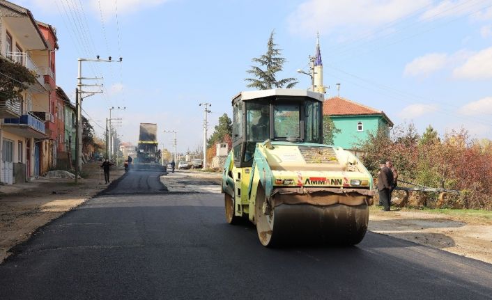 Büyükşehir’den Doğanhisar’da asfalt çalışması