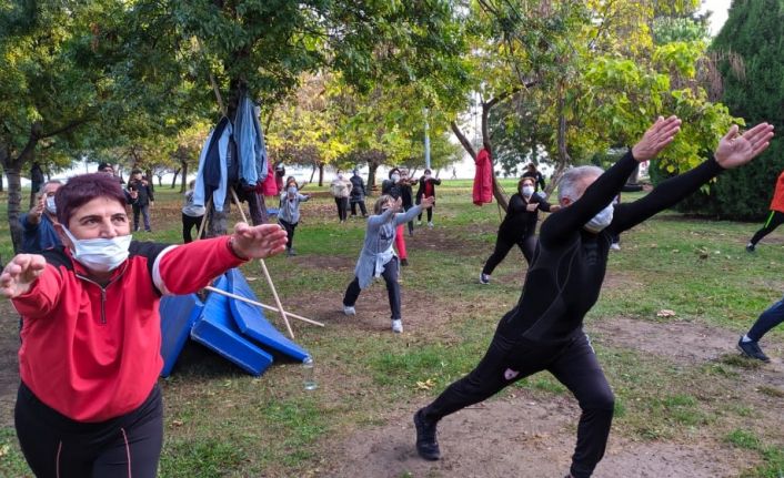 Büyükşehir’den fiziksel mesafeli sabah sporu