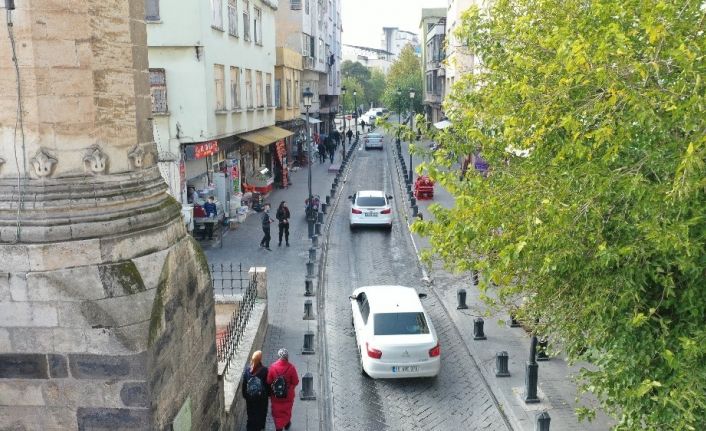 Büyükşehir’den Hamdi Kutlar Caddesi’nde onarım çalışması başlatıyor