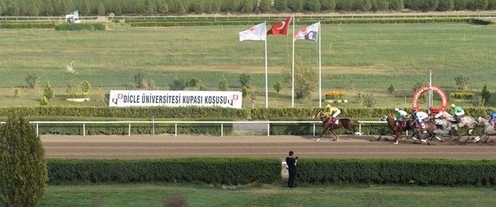 Dicle Üniversitesi rektörlük koşusunun 4.’sü gerçekleşti