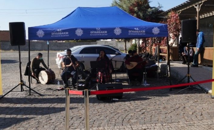 Diyarbakır’da ’Küçede sanat var’ etkinliğine yoğun ilgi