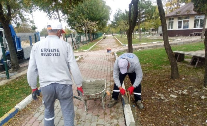 Ergene’de parklara bakım ve onarım yapılıyor