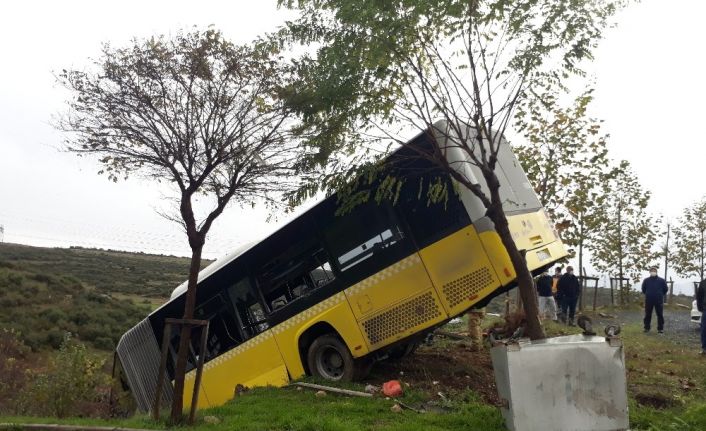 Faciadan dönülen otobüs kazası kamerada