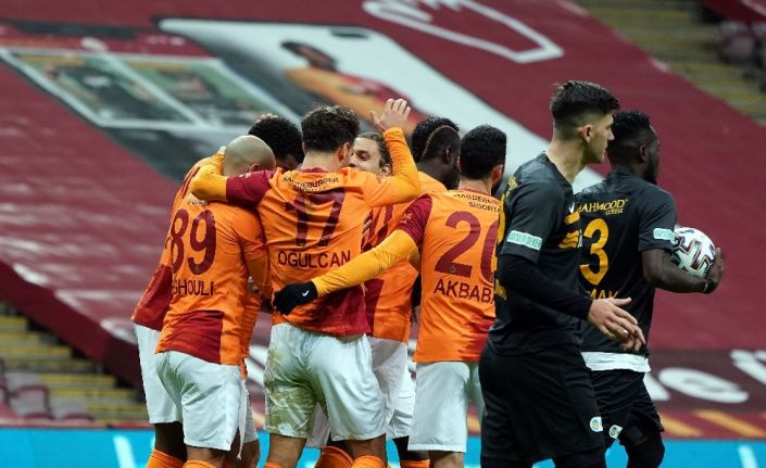 Galatasaray iç sahada 7 puan kaybetti