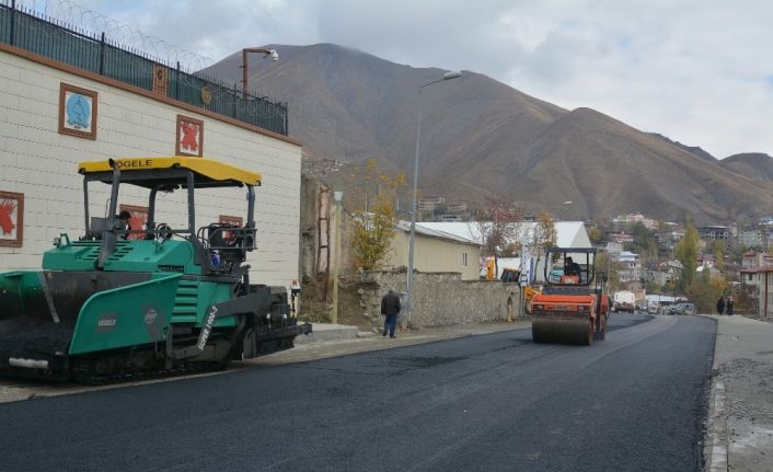 Hakkari Belediyesi çalışıyor şehir güzelleşiyor