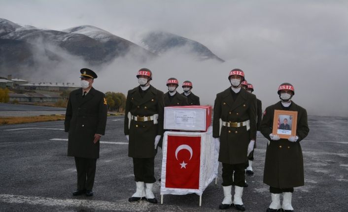 Hakkari’de şehit asker için uğurlama töreni