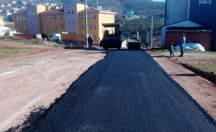 Hereke’de asfalt serimi çalışmaları sürüyor