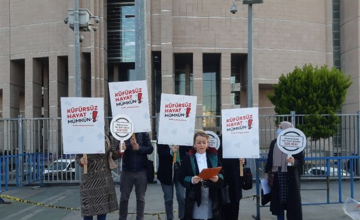 İmam Hatiplilere hakaret ettiği iddia edilen Erol Mütercimler hakim karşısında