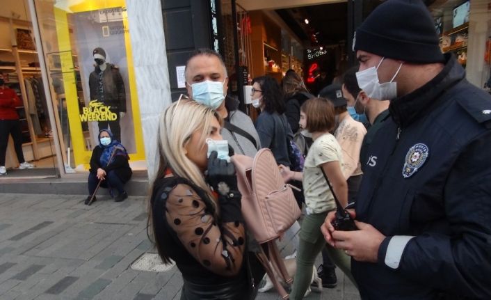 İstiklal Caddesi’nde korona virüs ve sigara denetimi