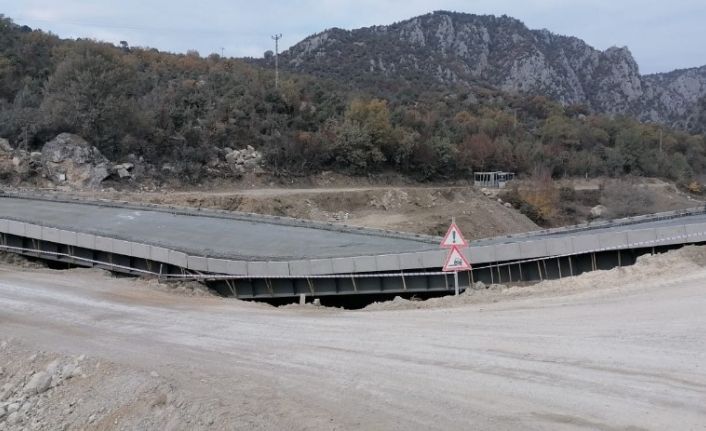 Köprü inşaatı çöktü