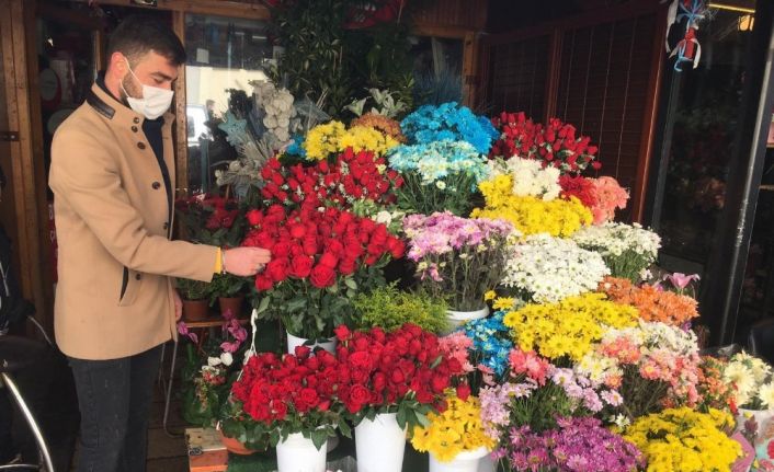 Korona virüs çiçekleri vurdu, Öğretmenler Günü’nde satışlar düştü