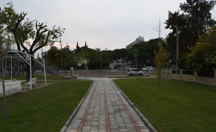 Kuşadası yeni parkları ile güzelleşiyor