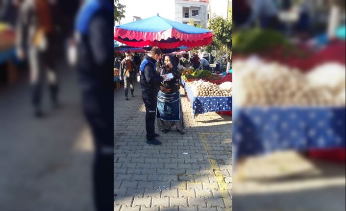 Kuşadası zabıtası’ndan maske ve sigara denetimi