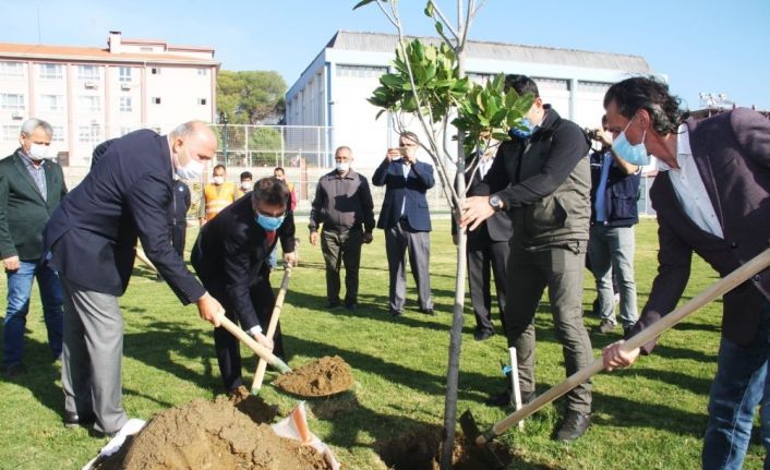 Kuyucak’ta fidanlar toprakla buluştu