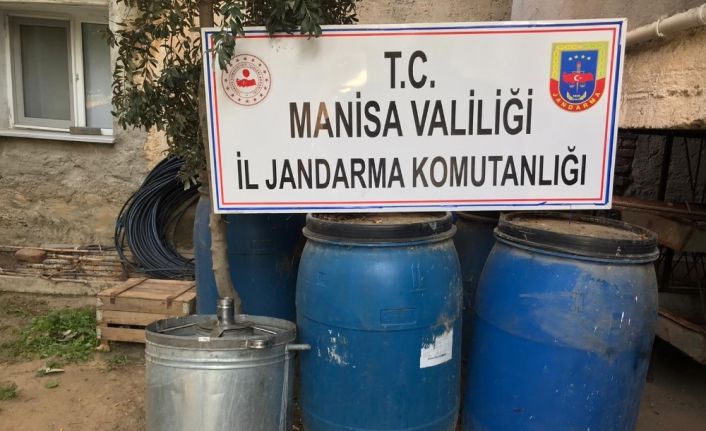 Manisa’da 4 bin 700 litre sahte içki ele geçirildi