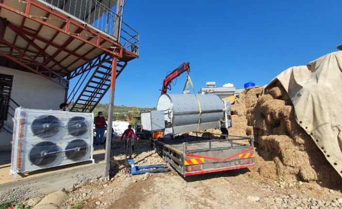 Mersin’de süt üreticilerine soğutma tankı desteği