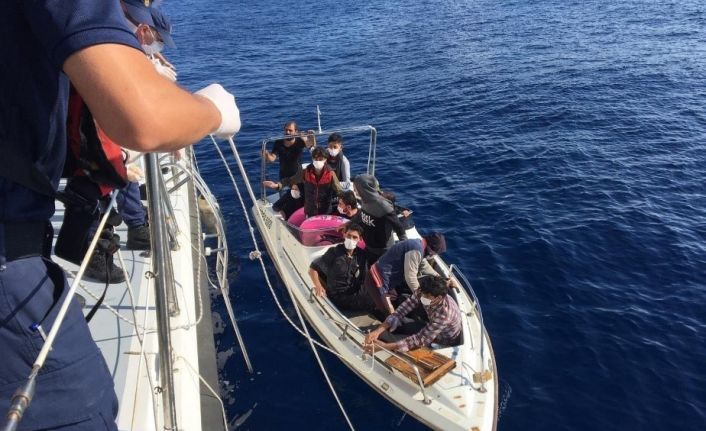 Mersin’de teknede 13 kaçak göçmen yakalandı