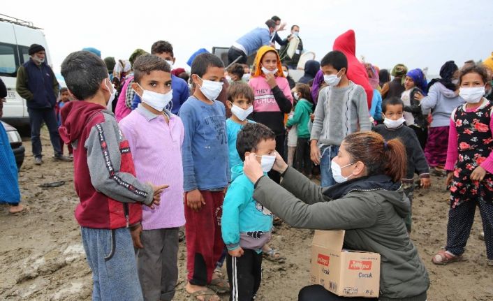 Mevsimlik tarım işçilerinin çocuklarına süt ve hijyen kiti