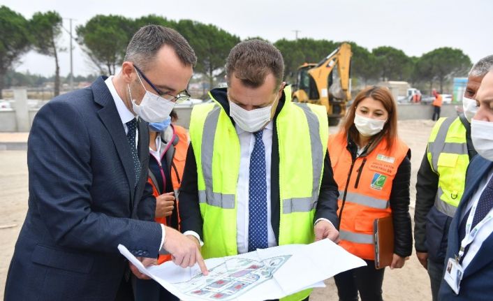 Minikler Büyükşehir Belediyesinin parkında trafiğe çıkacak